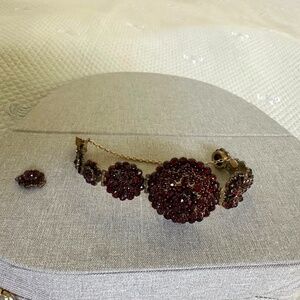 Victorian Antique Bohemian Garnet Flower Bracelet with clasp - RARE